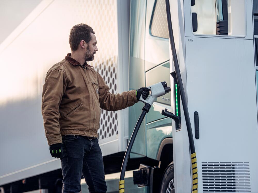 Nijwa-Volvo-FH-Electric-002 Nijwa-Volvo-FH-Electric-002