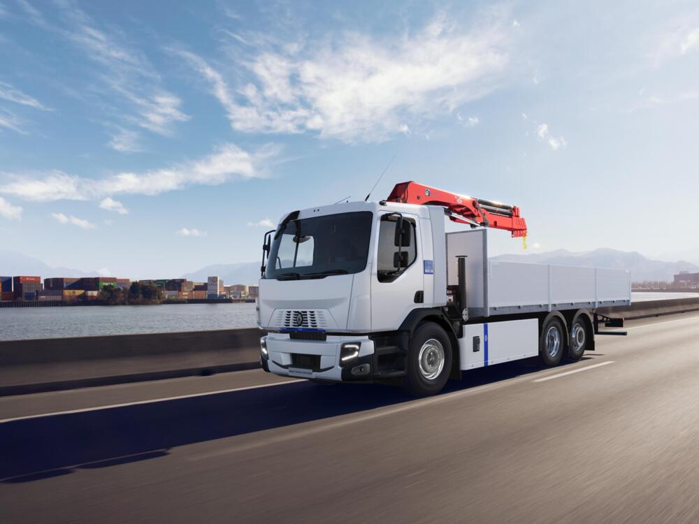 Nijwa-Renault-Trucks-E-Tech-D-wide-road