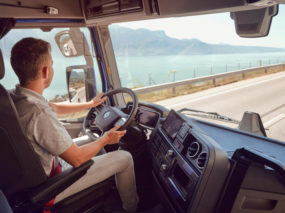 Renault-Trucks-interior Renault-Trucks-interior