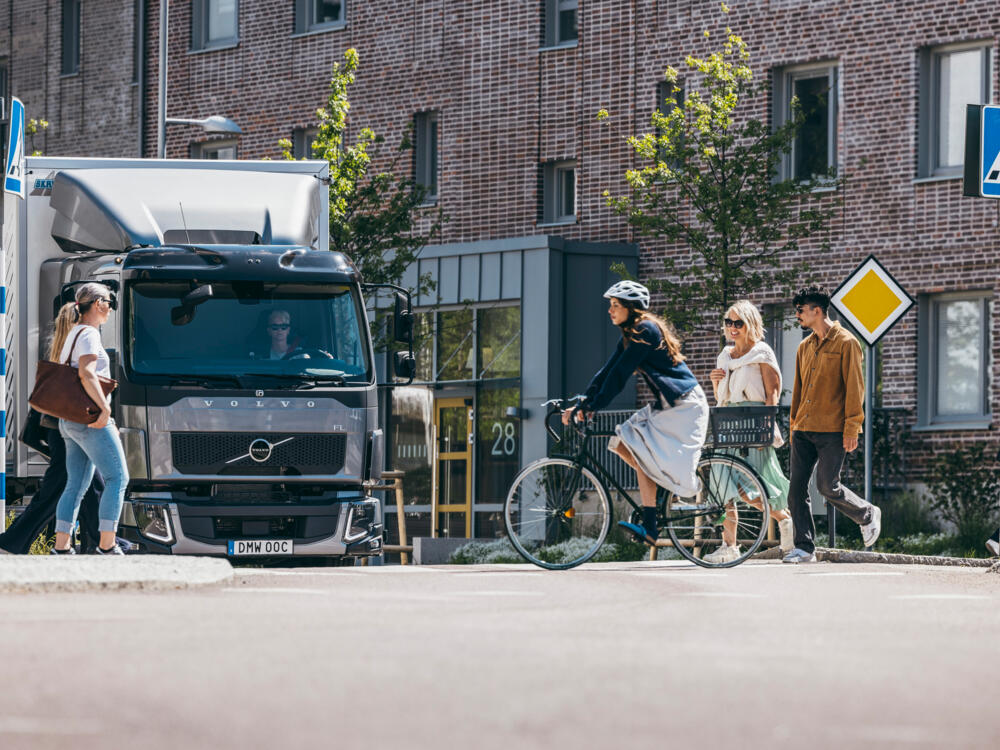 Nijwa-Volvo-Trucks-FL-12 Nijwa-Volvo-Trucks-FL-12