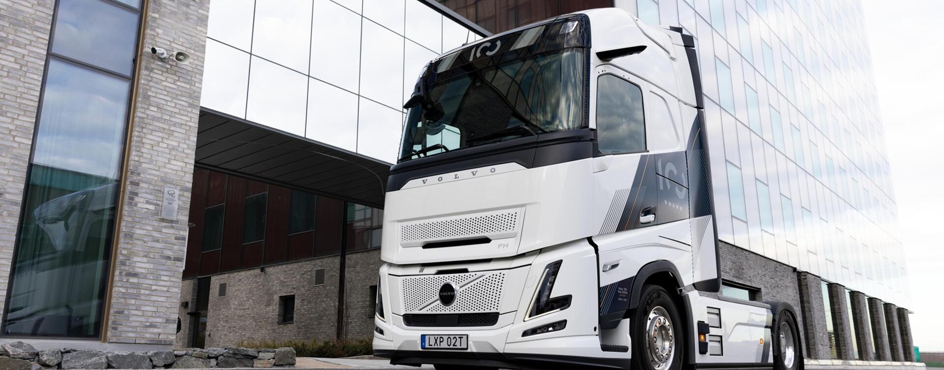 Volvo Trucks brengt 100 Year Edition uit voor jubileum