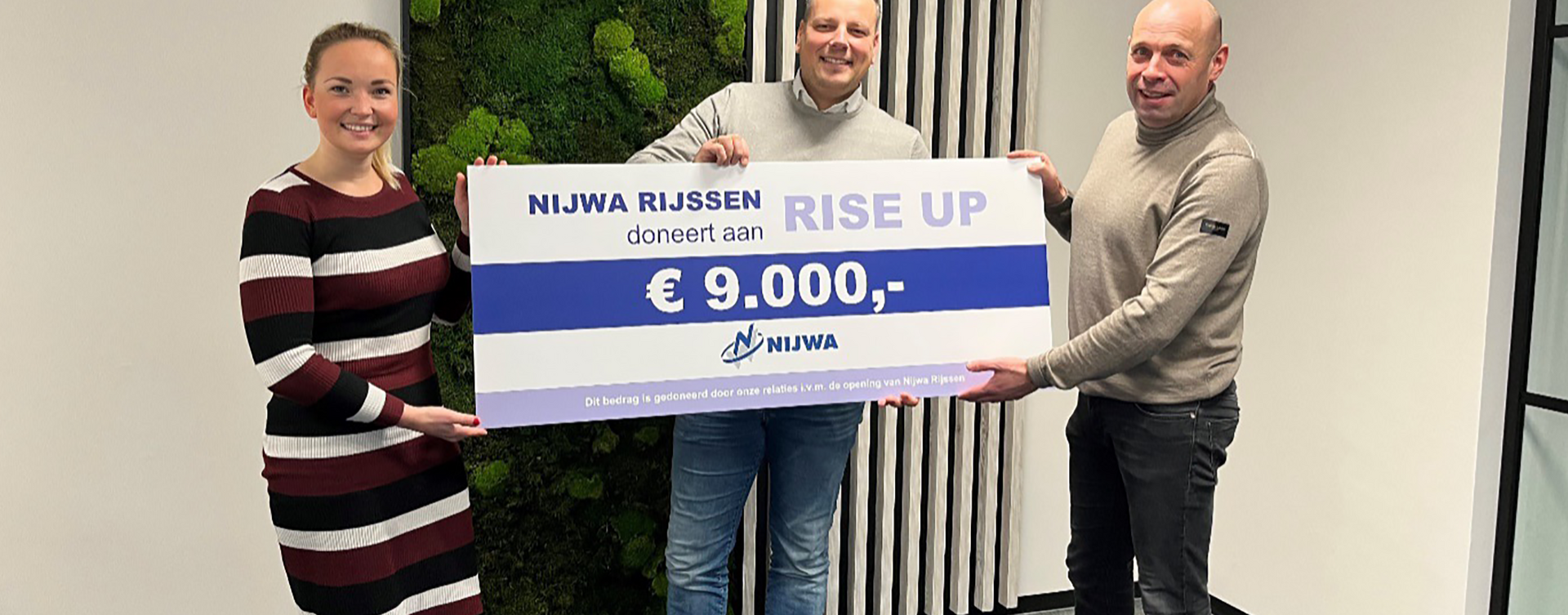 Nijwa omarmt Stichting Rise Up tijdens opening en doneert € 9.000,-