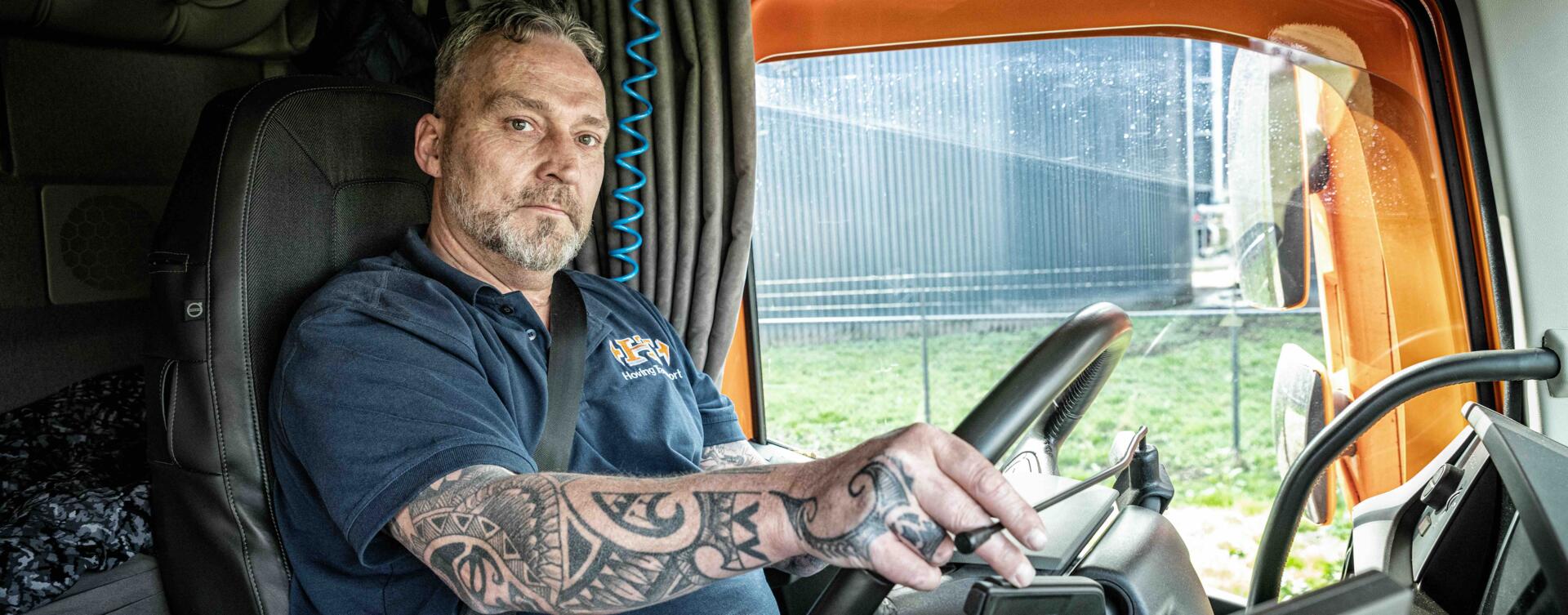 Van ongeluk naar ommekeer: hoe chauffeur Peter weer kan rijden met een aangepaste Volvo FH