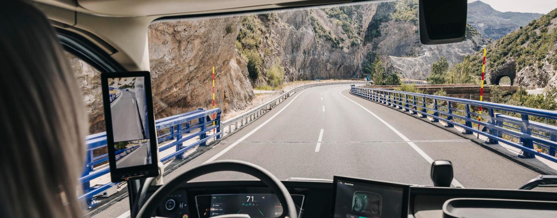 Nieuwe Volvo Dynamic Steering grijpt ook in bij klapband