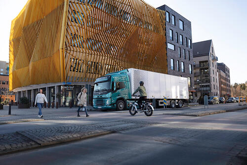 volvo-fm-electric-in-stad