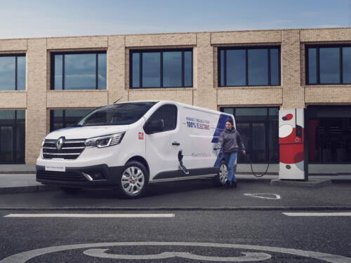 Renault Trafic opladen