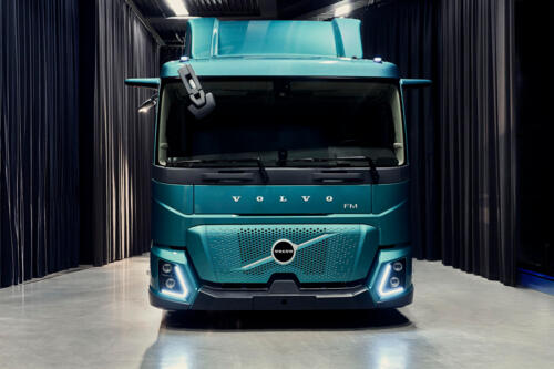 Volvo FM Low Entry front