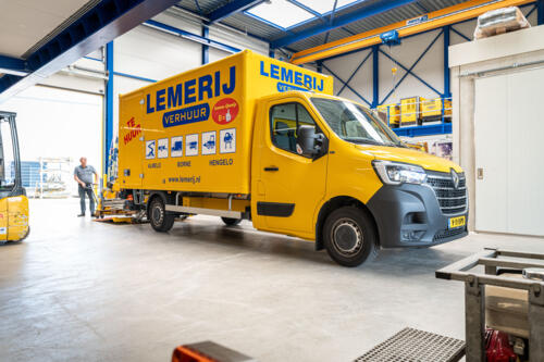 Lemerij Verhuur Renault Master gesloten laadbak