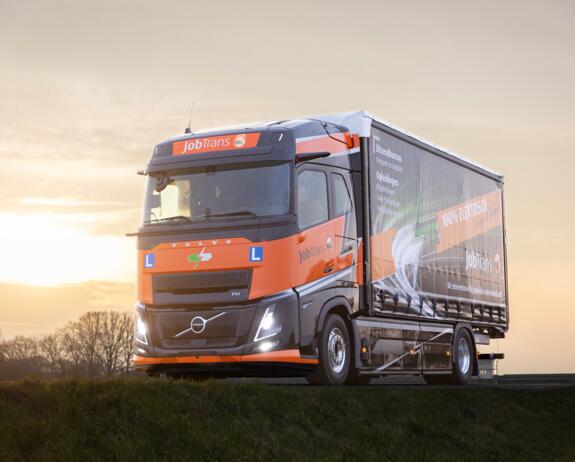 volvo-fh-aero-electric-jobtrans1