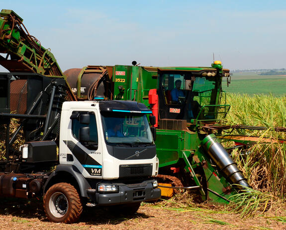 pb-zelfrijdende-volvo-truck-2560x753.jpg