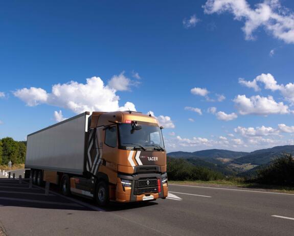 Renault Trucks Model Year 2025 Smart Racer driving Renault Trucks Model Year 2025 Smart Racer driving