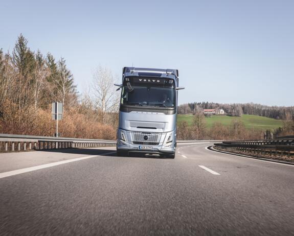 Volvo FH Aero I-Save front Volvo FH Aero I-Save front