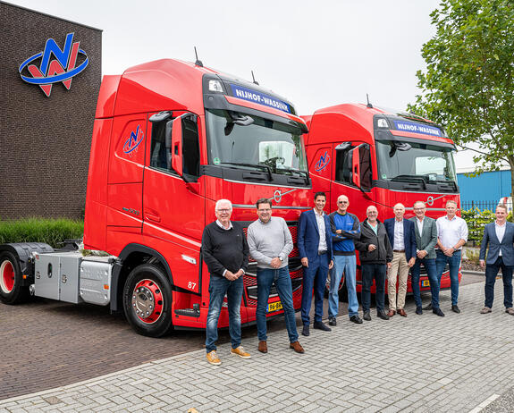 volvo-truck-aflevering-nijhof-wassink volvo-truck-aflevering-nijhof-wassink