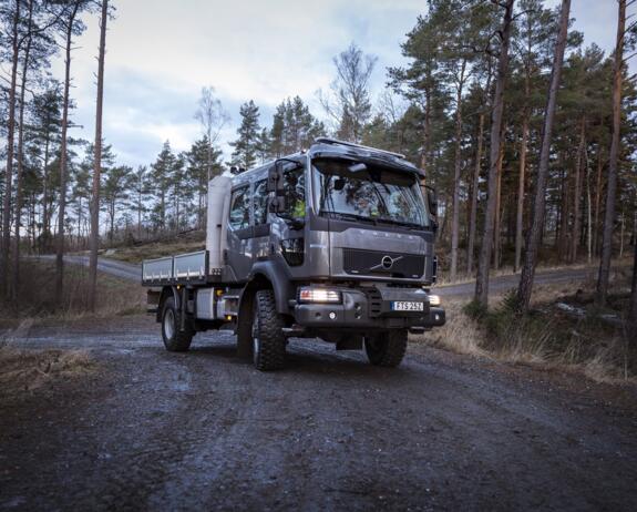 Volvo FL 4x4 front in het bos Volvo FL 4x4 front in het bos