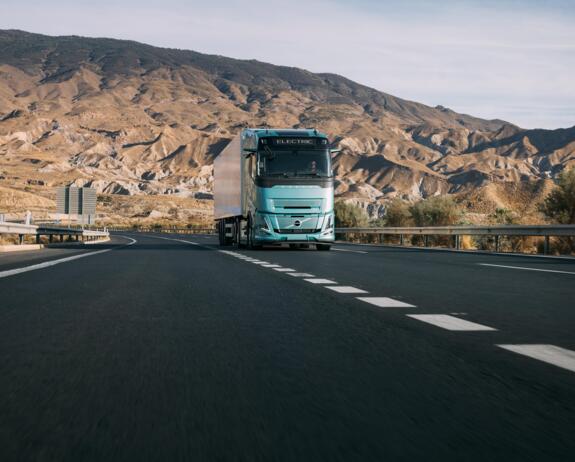 Volvo FH Aero Electric met extended range