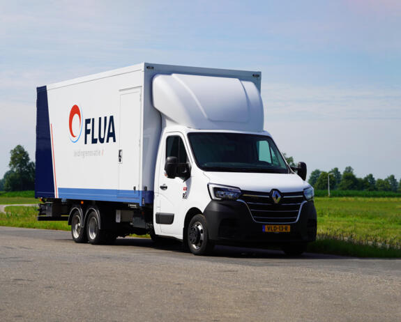 FLUA leidingrenovatie Renault Master bewerkt