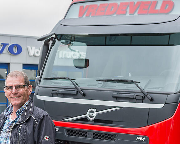 10-nieuwe-volvo-fm-s-voor-vredeveld-2560.jpg