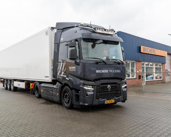 Wichers Trucking Renault Trucks T header Wichers Trucking Renault Trucks T header