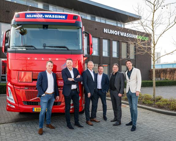 Grote order bij Volvo Trucks door Nijhof-Wassink-1