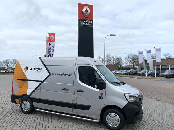 Slukom.jpg Slukom.jpg