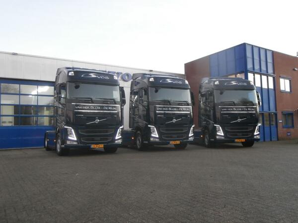 sluis_3_stuks.jpg sluis_3_stuks.jpg