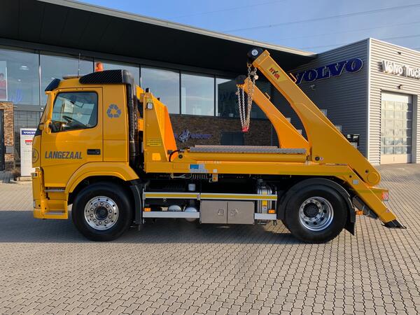 langezaal1703.jpg langezaal1703.jpg