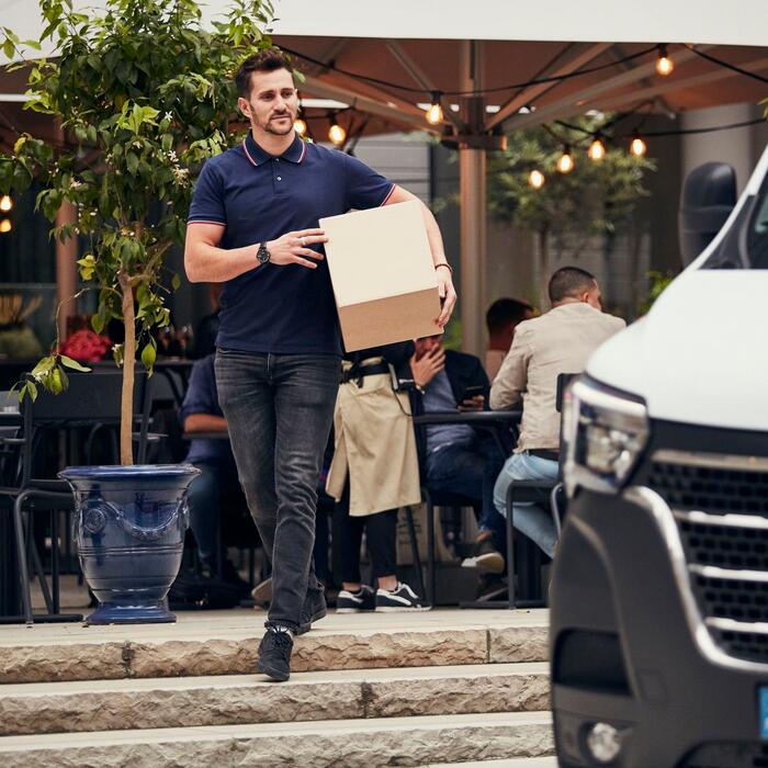 renault-master-red-edition-home-delivery renault-master-red-edition-home-delivery
