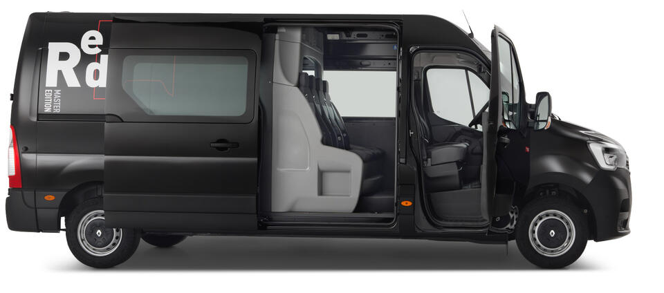 Nijwa-Renault-Master-bedrijfswagen-met-dubbele-cabine